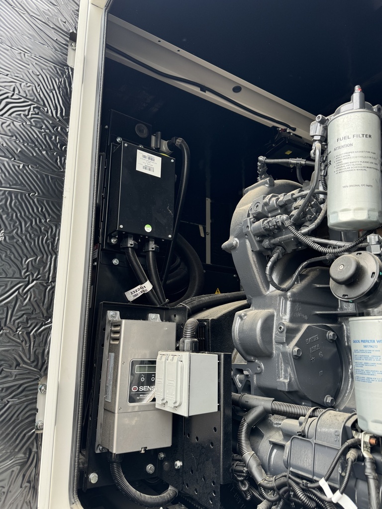 Surplus 250Kw HiPower 250kw 600v diesel Life Safety